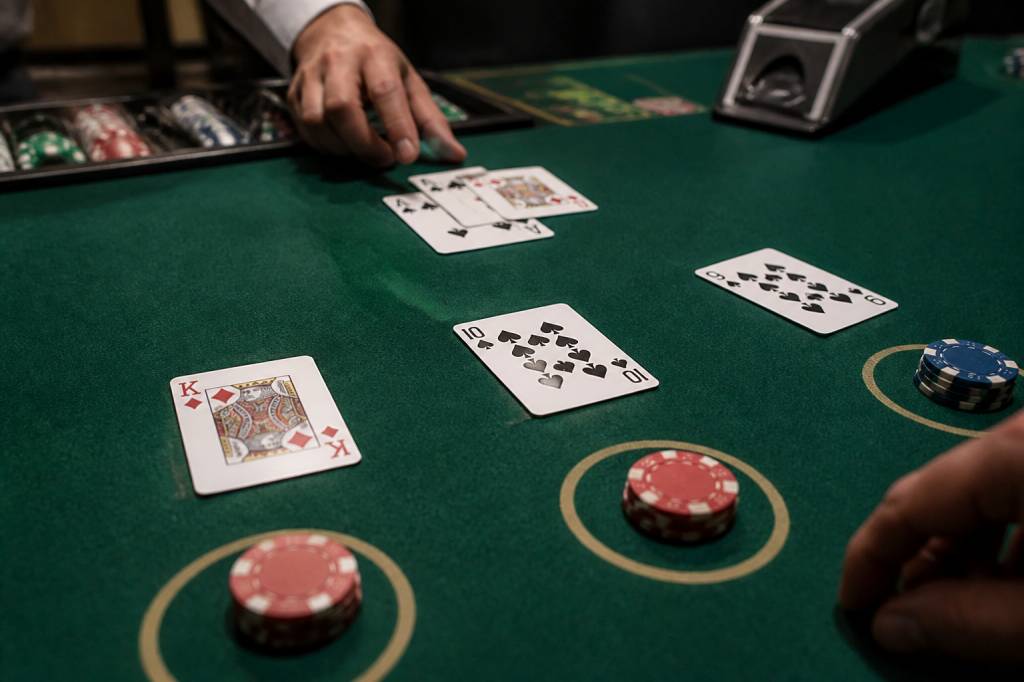 Blackjack side bets: how they work and which ones to try