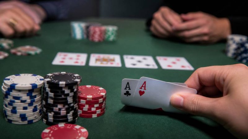 Cheat sheet for Texas hold’em: a simple guide to poker rules and winning strategies ♠️