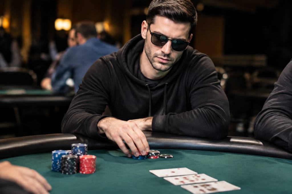Inside bet explained: how I use this poker strategy to improve my game 🎯