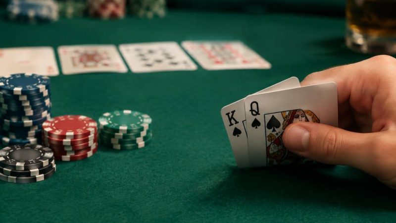 Does two pair beat a straight? Understanding poker hand rankings ♠️