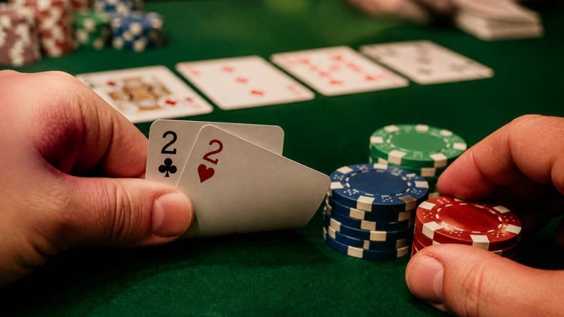 Deuces poker: rules, strategies and winning tips